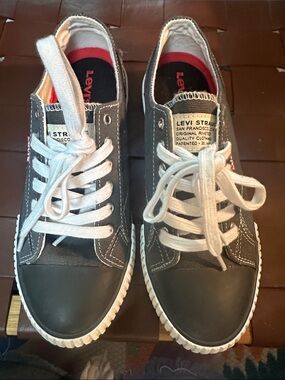Levi's Gray Canvas Low-Top Sneakers with White Laces and Red Insole Accents